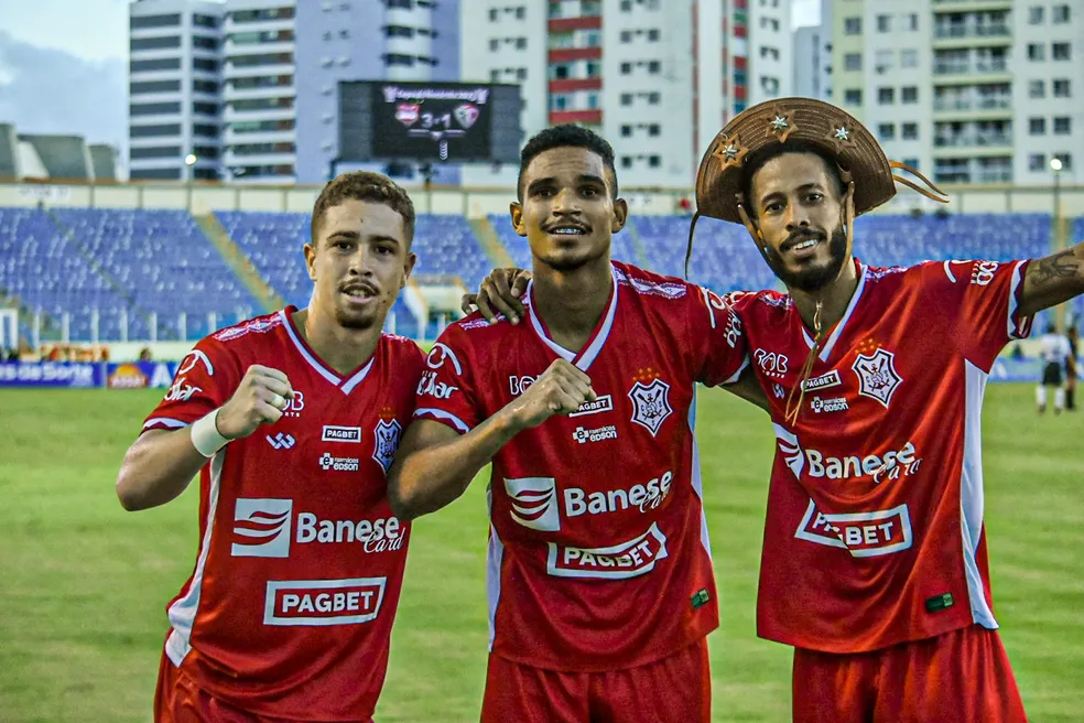 Sergipe encara o Sport de Recife na noite desta quarta-feira