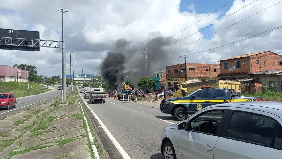 Moradores do Nova Liberdade fazem outro ato de protesto na BR-235