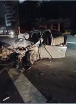 Motorista morre após veículo bater em poste em Aracaju