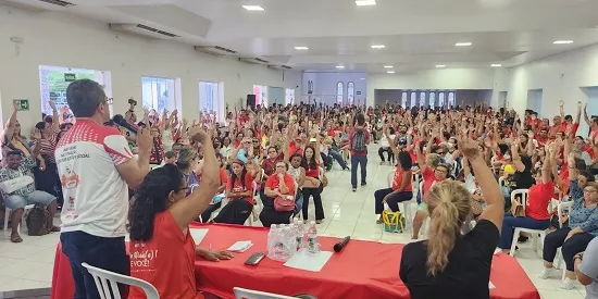 Professores da rede estadual decidem retomar aulas e marcar nova paralisação da categoria