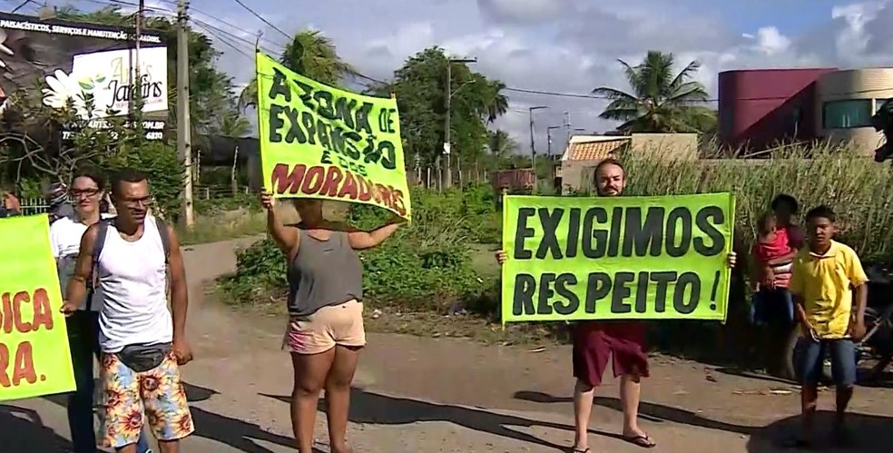 ” Exigimos respeito”, protestam moradores da Zona de Expansão de Aracaju, por falta de saneamento básico